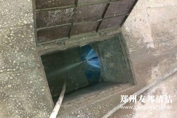 郑州高压清理污水管道施工现场
