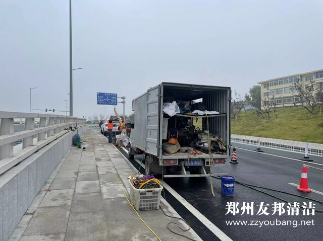 晋城市城区书院街道路清淤雨污水管道清理疏通中