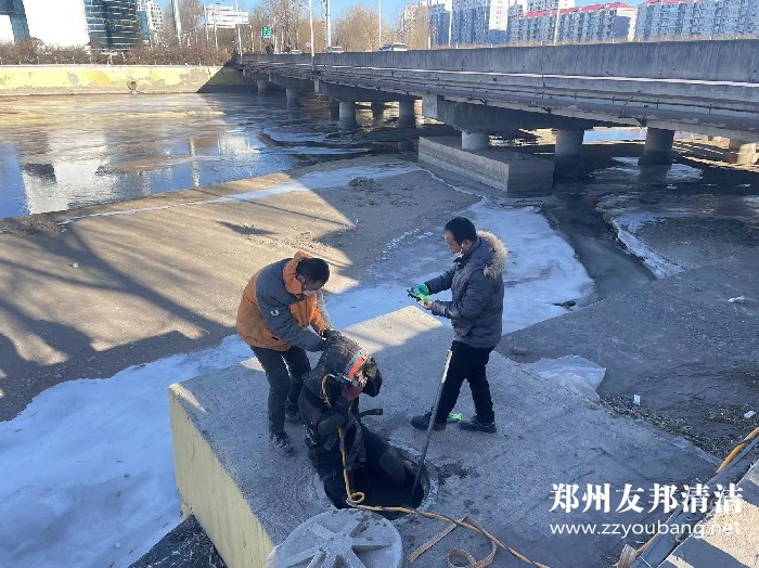 郑州蛙人潜水 水下封堵管道 清淤疏通公司